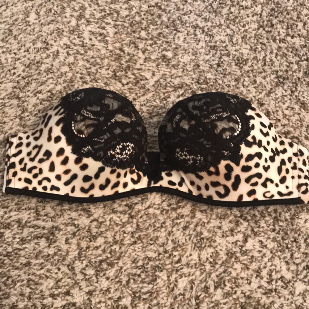 VS Victoria’s Secret bombshell strapless bra 34A